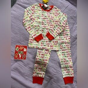New with tag Kids Sleepwear Set - Merry Christmas Pajama Set Unisex size 2T